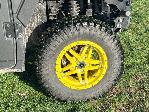 2025 John-Deere 875M