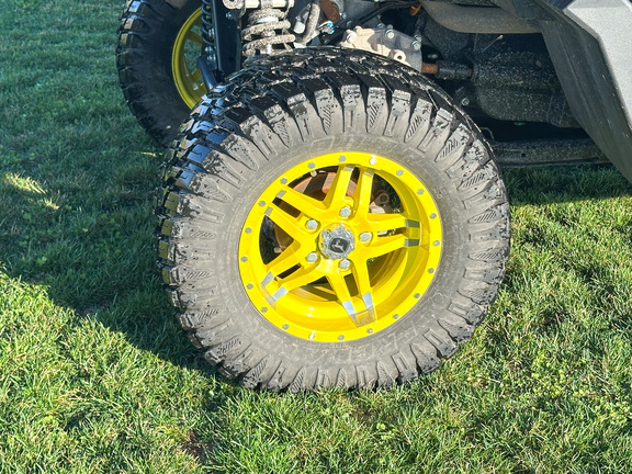 2025 John-Deere 875M