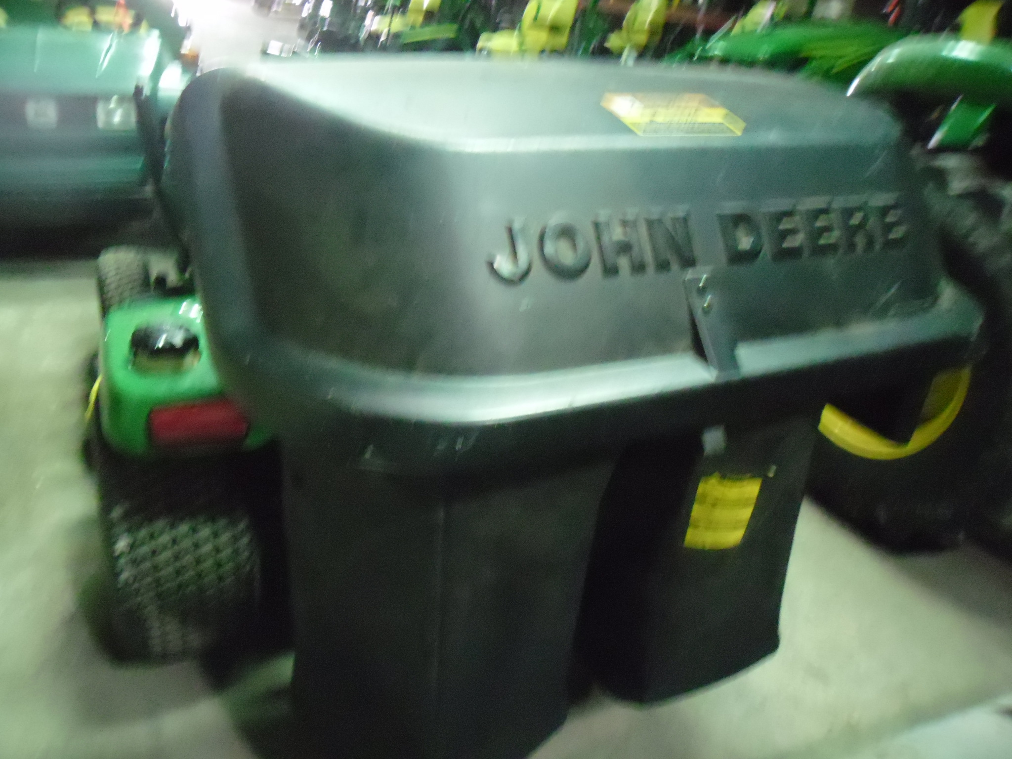 1999 John Deere GT225 Image 6