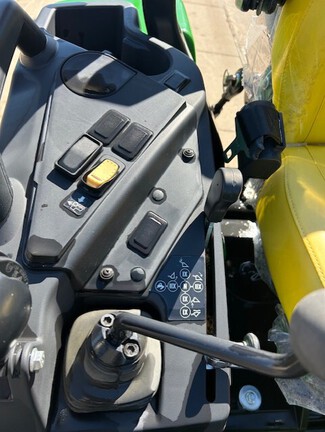 2023 John Deere 2038R (8th thumbnail)