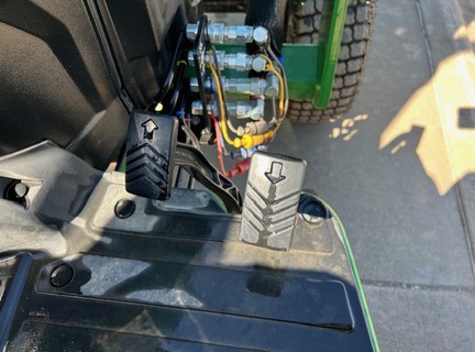 2023 John Deere 2038R (10th thumbnail)