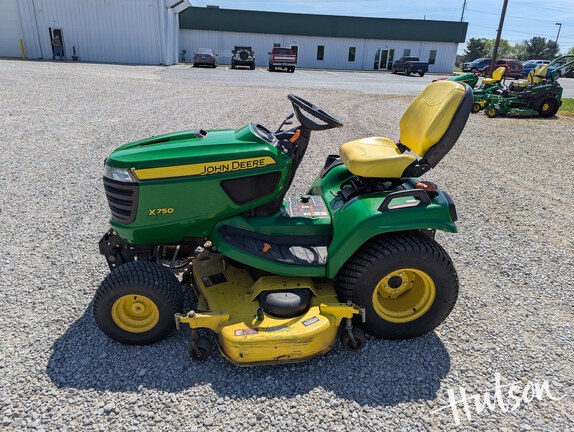 Photo of 2013 John Deere X750