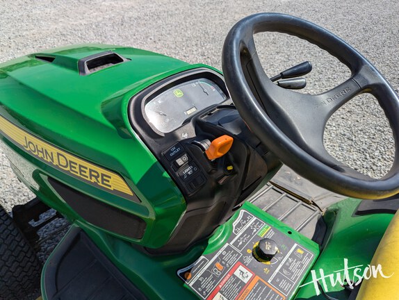 Photo of 2013 John Deere X750