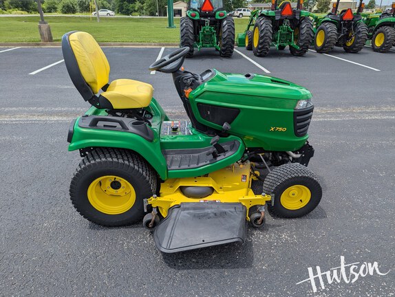 Photo of 2013 John Deere X750