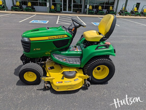 Photo of 2013 John Deere X750