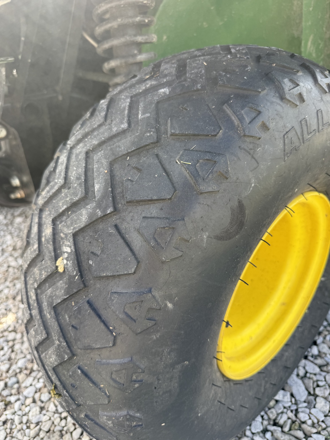 2013 John Deere HPX 4X4 Image 6