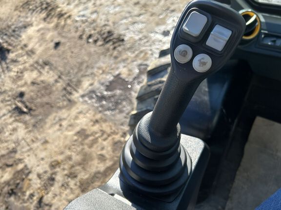 Used 2024 JCB 3TS-8W Skid Steer Loaders at Horizon Ag & Turf in High Prairie, AB - Photo7