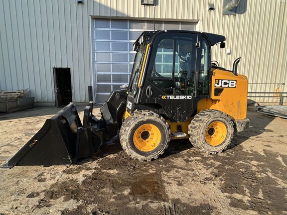 Used 2024 JCB 3TS-8W Skid Steer Loaders at Horizon Ag & Turf in High Prairie, AB - Photo3