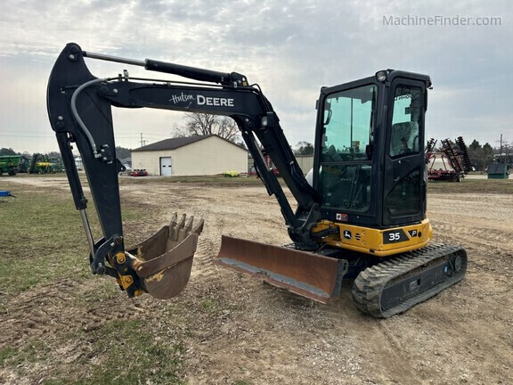 Photo of 2023 John Deere 35 P