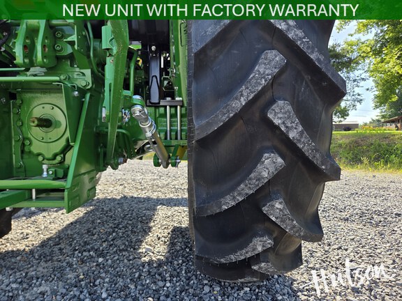 Photo of 2025 John Deere 5060E