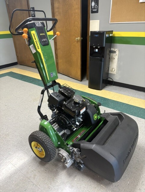 2025 John Deere 220SL