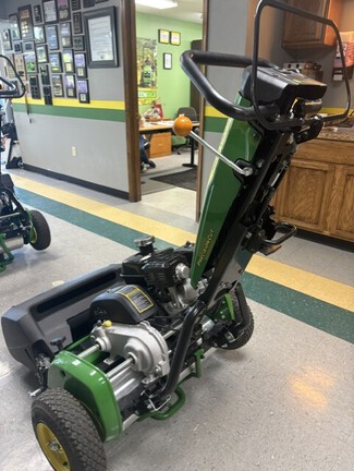 2025 John Deere 220SL
