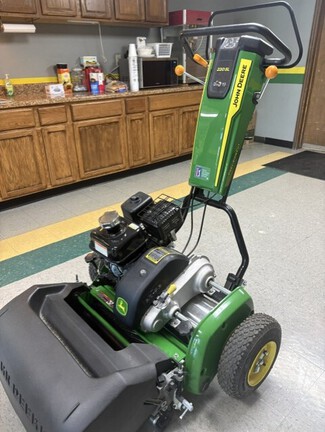 2025 John Deere 220SL