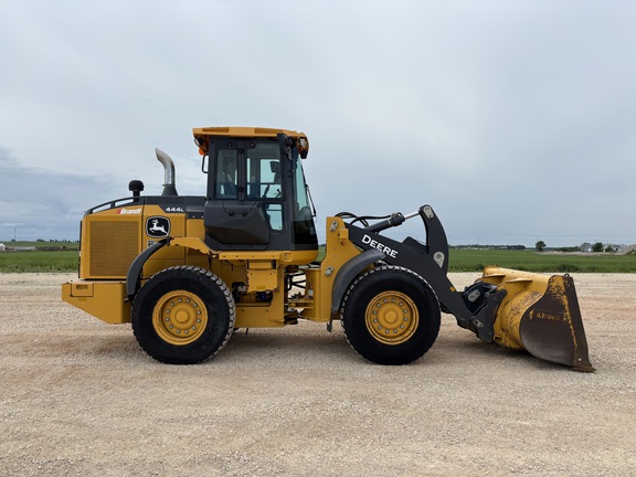 2020 John Deere 444L
