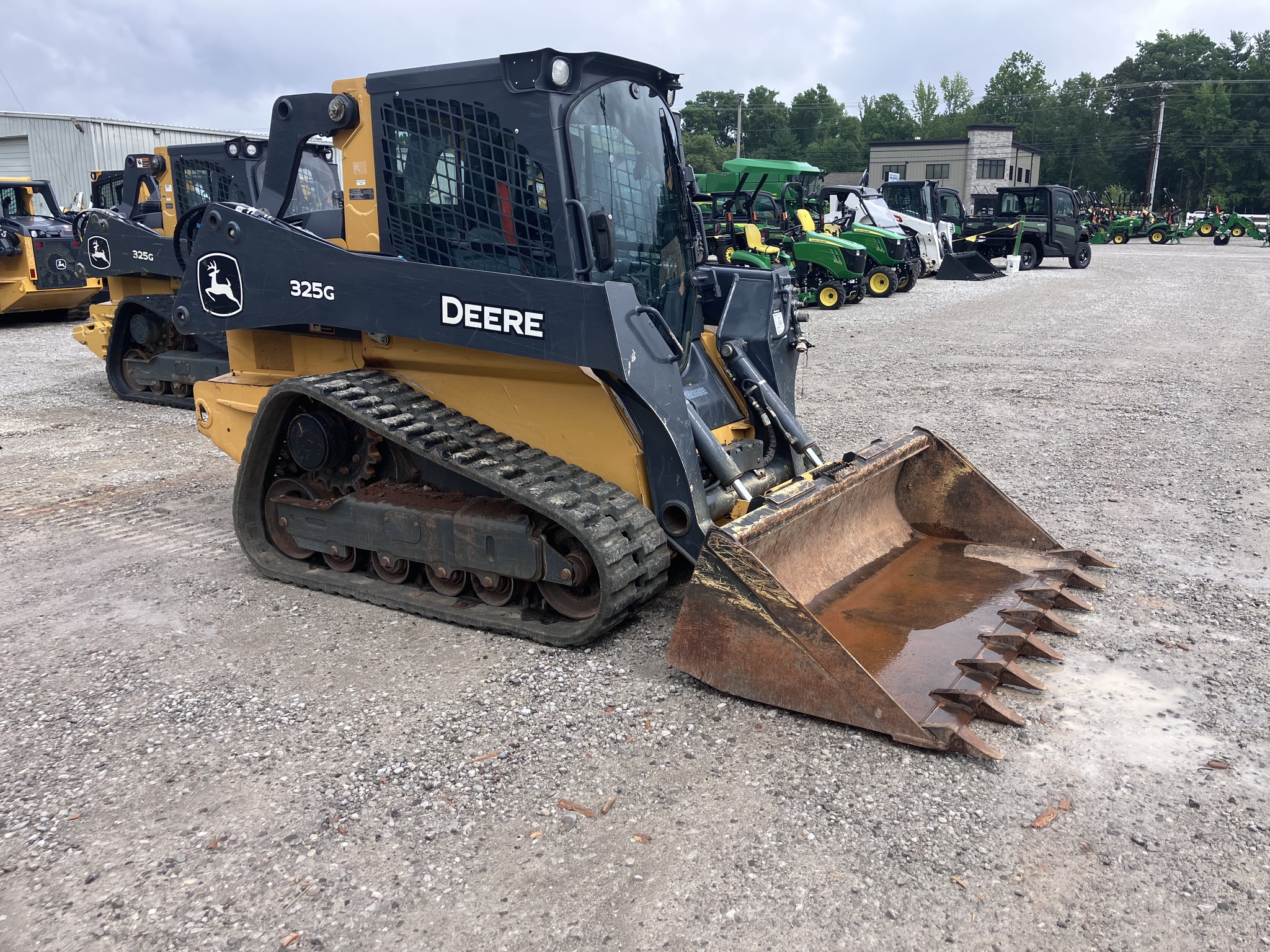 2023 John Deere 325G