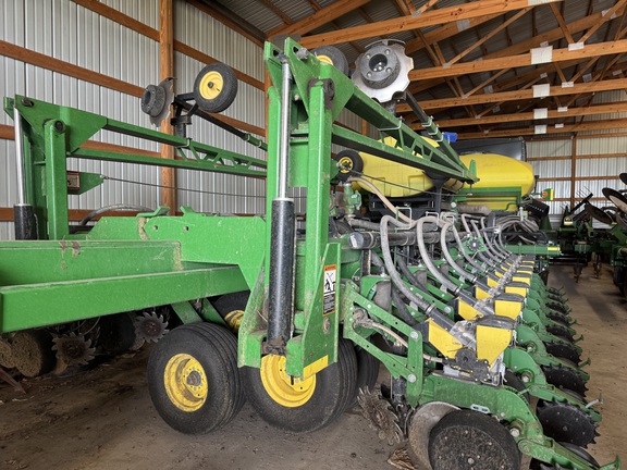 2011 John Deere DB44 - Photo1