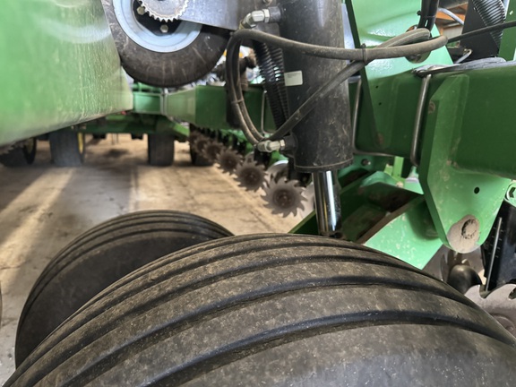 2011 John Deere DB44 - Photo9