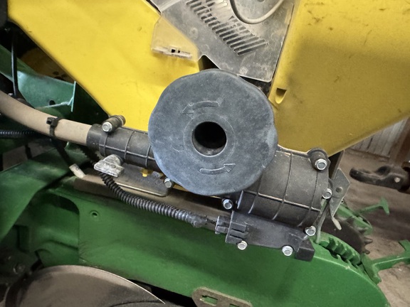 2011 John Deere DB44 - Photo13