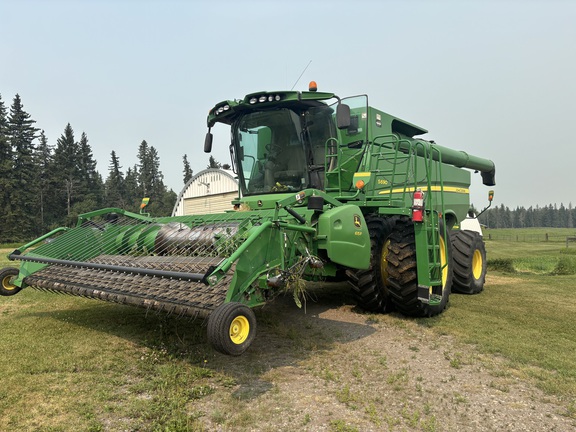 2012 John Deere S690