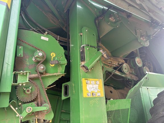 2012 John Deere S690