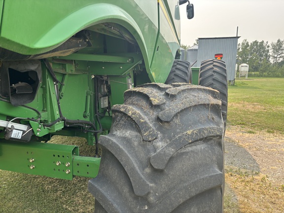2012 John Deere S690