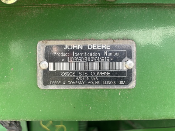 2012 John Deere S690