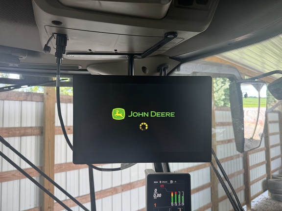 Photo of 2024 John Deere T6 800