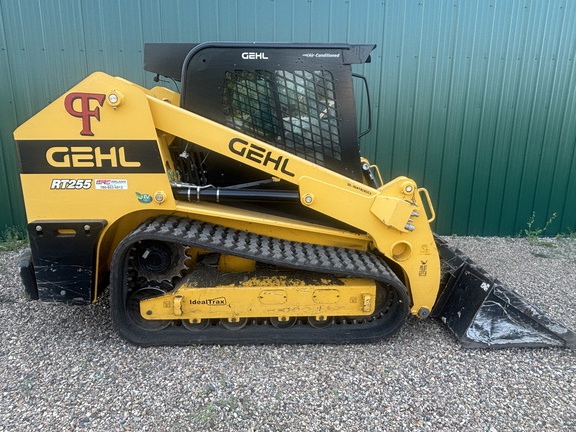  Gehl RT255