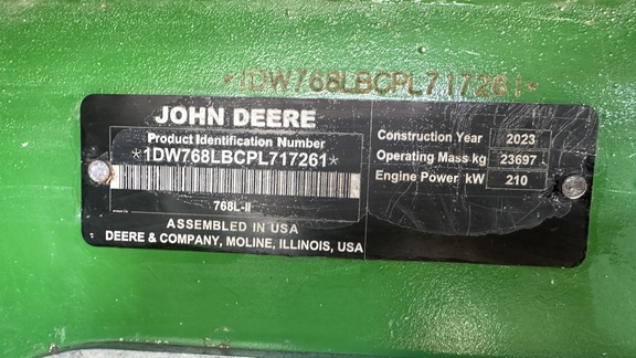 2023 John Deere 768LII