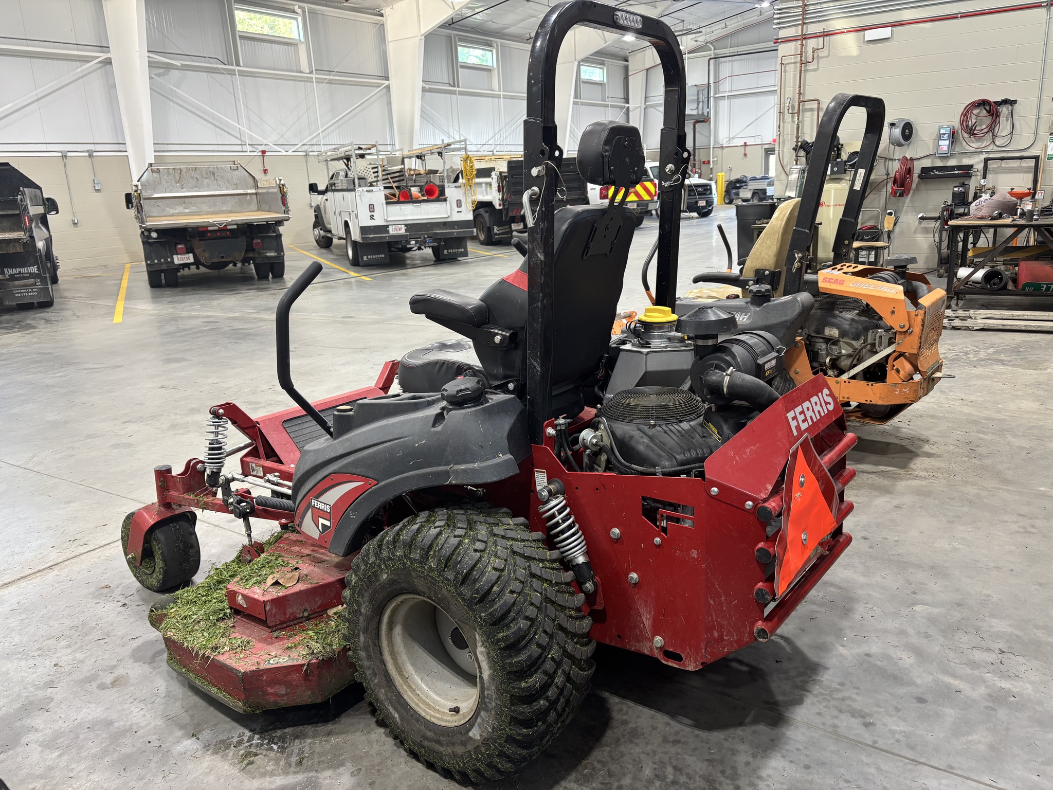Used 2020 Ferris ISX3300 Zero Turn Mowers at Koenig Equipment in Lebanon, OH - PhotoXL4
