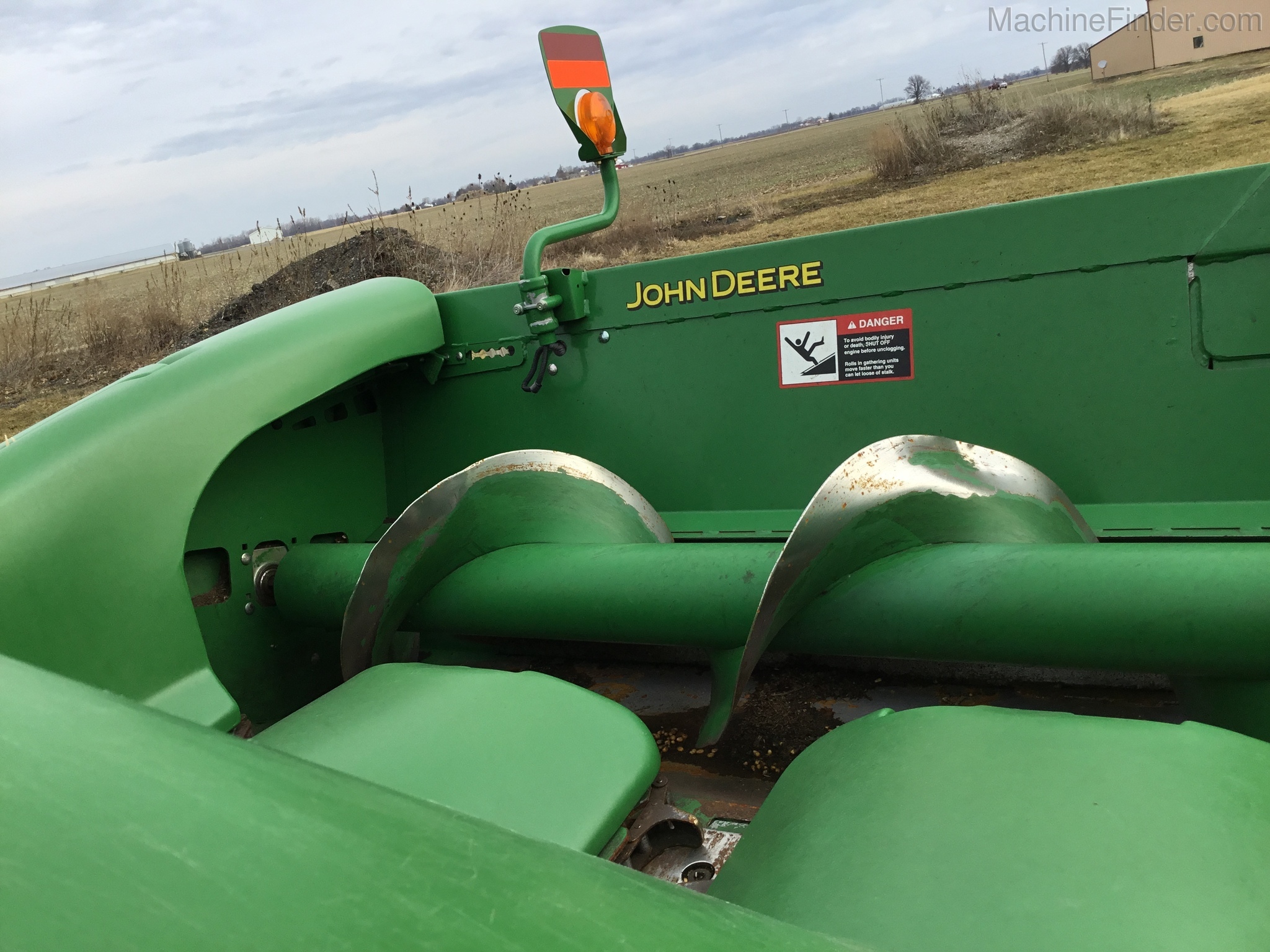 2009 John Deere 608C Image 10