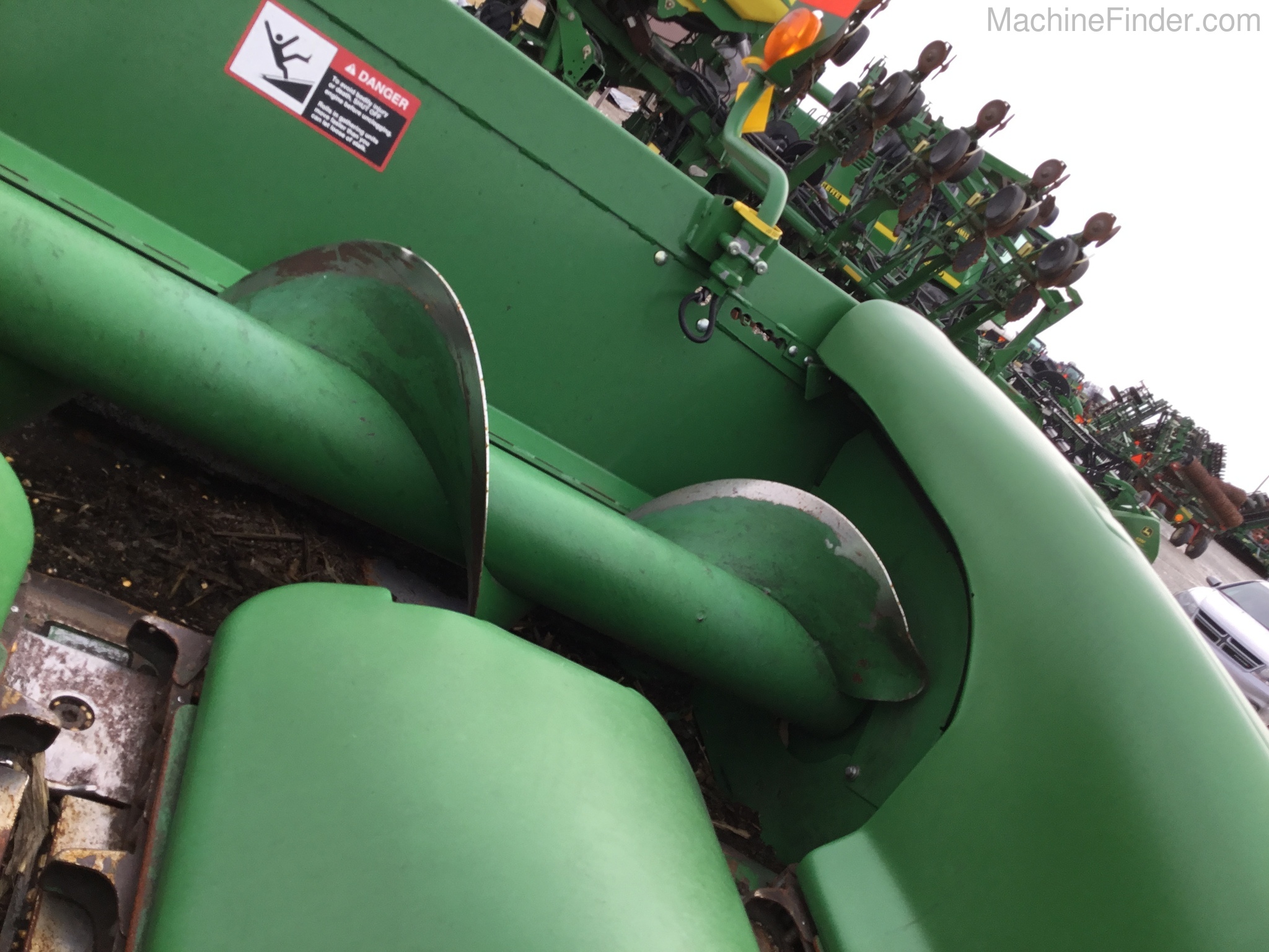2009 John Deere 608C Image 12