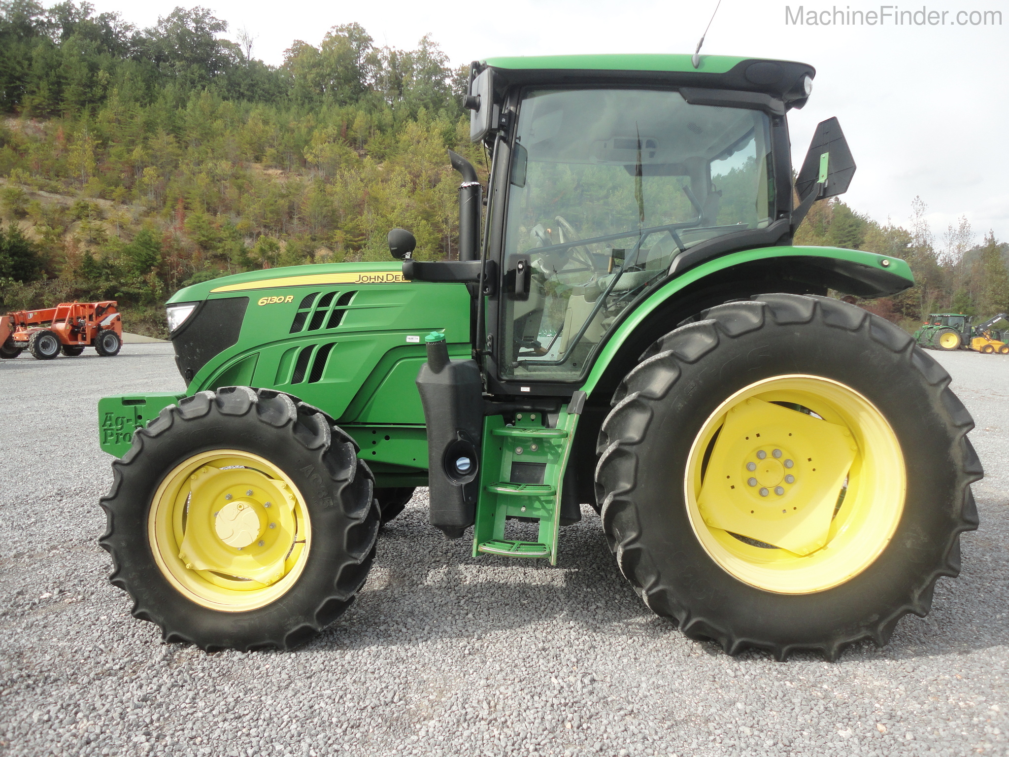 2015 John Deere 6130R Image 4