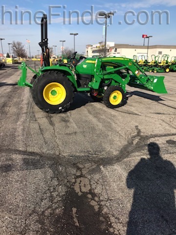 2020 John Deere 3046R Image 2