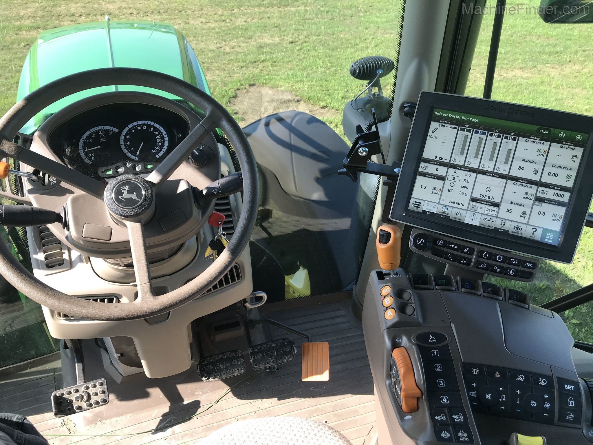 2017 John Deere 6215R Image 10