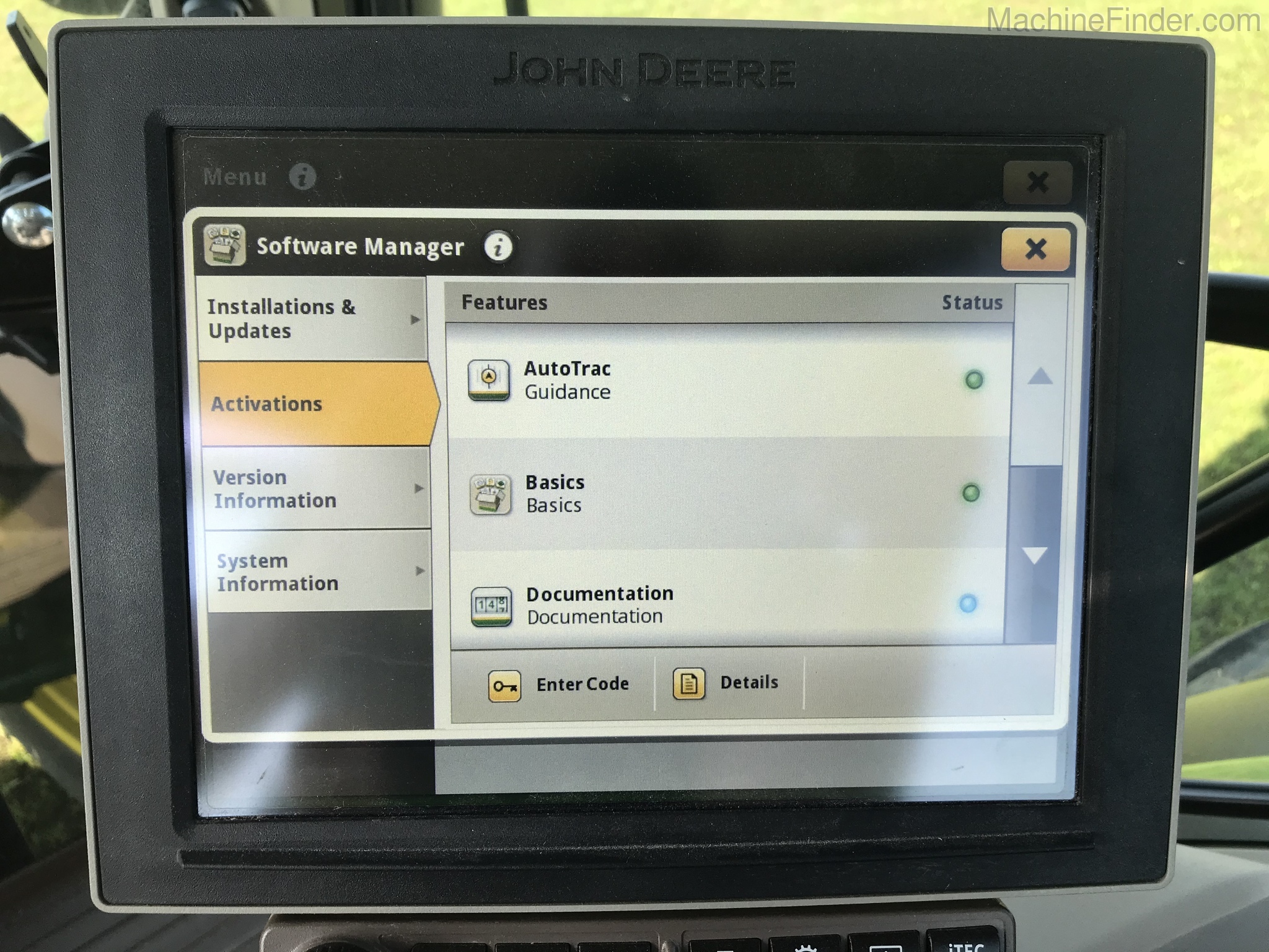 2017 John Deere 6215R Image 12