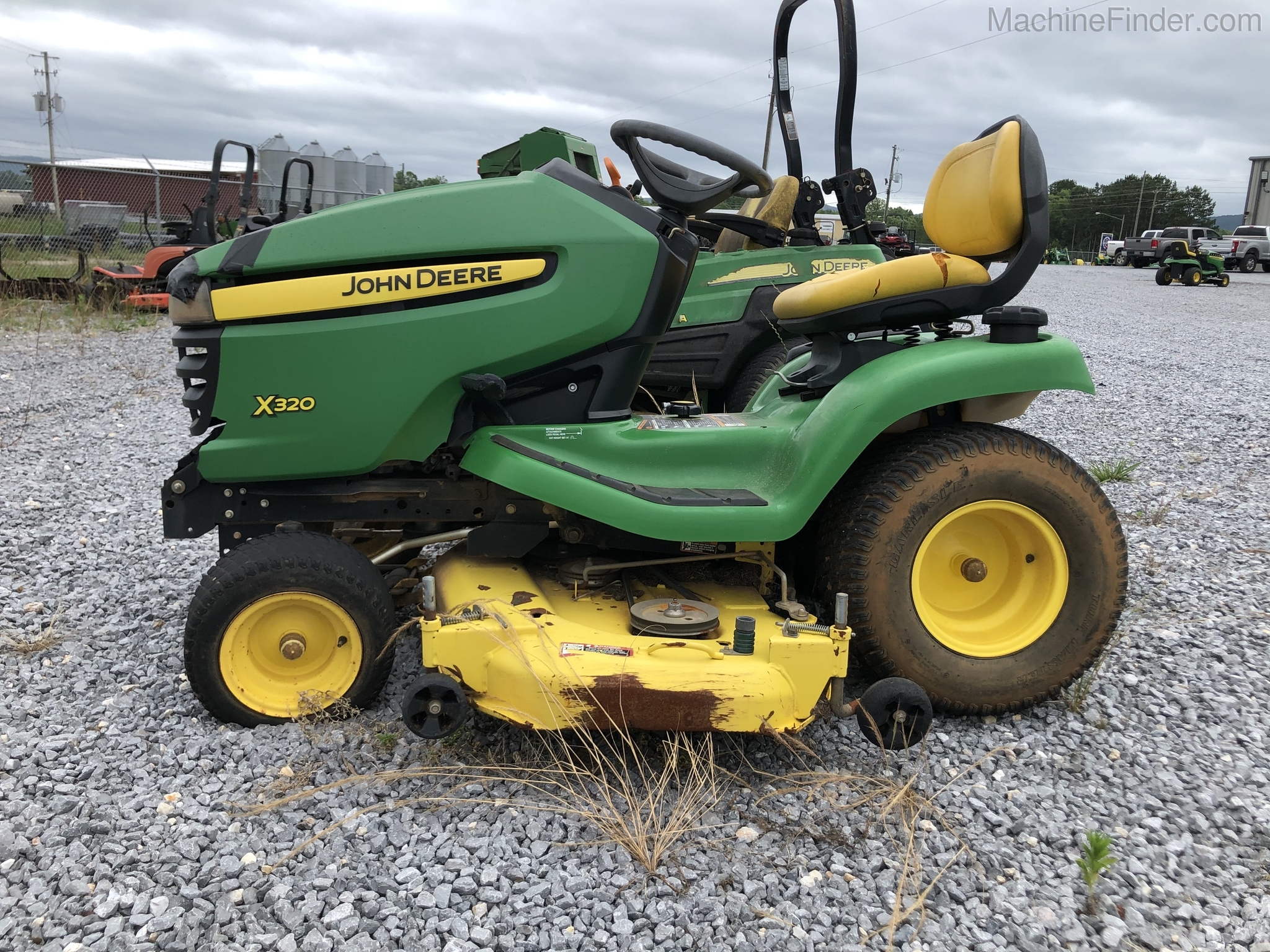 2012 John Deere X320 Image 1