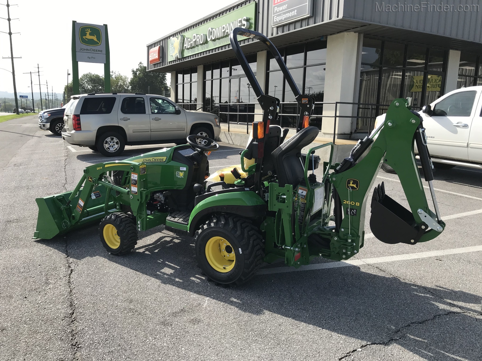 2020 John Deere 1025R Image 1