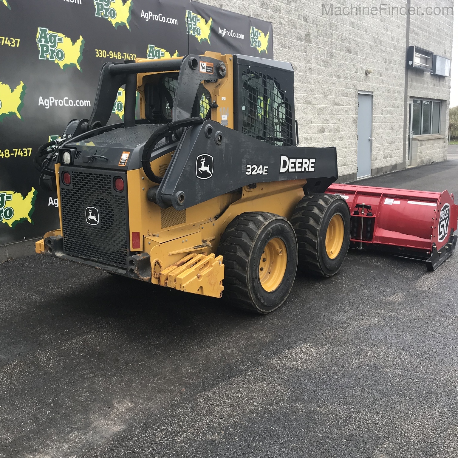 2017 John Deere 324E Image 4