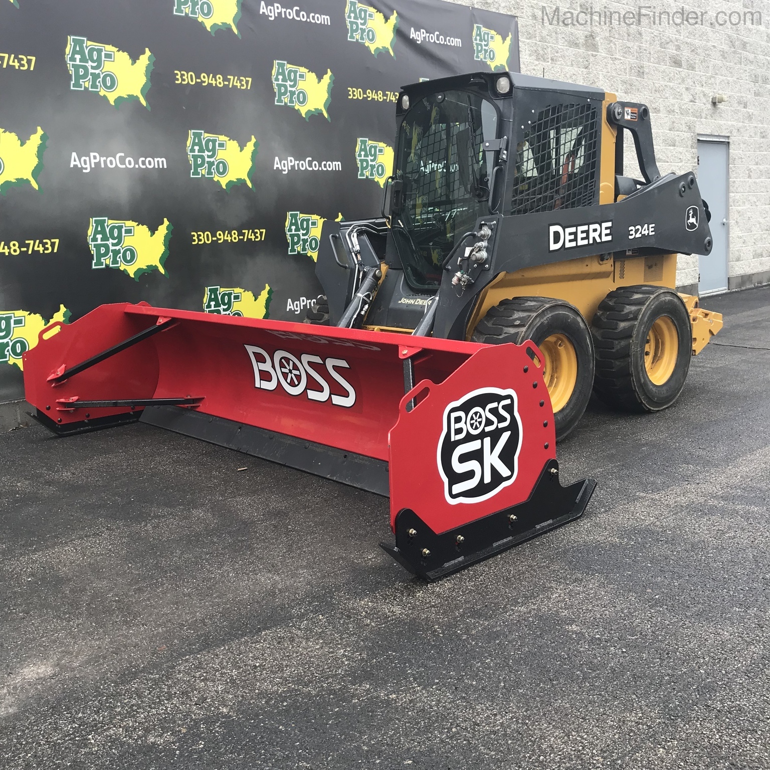 2017 John Deere 324E Image 1