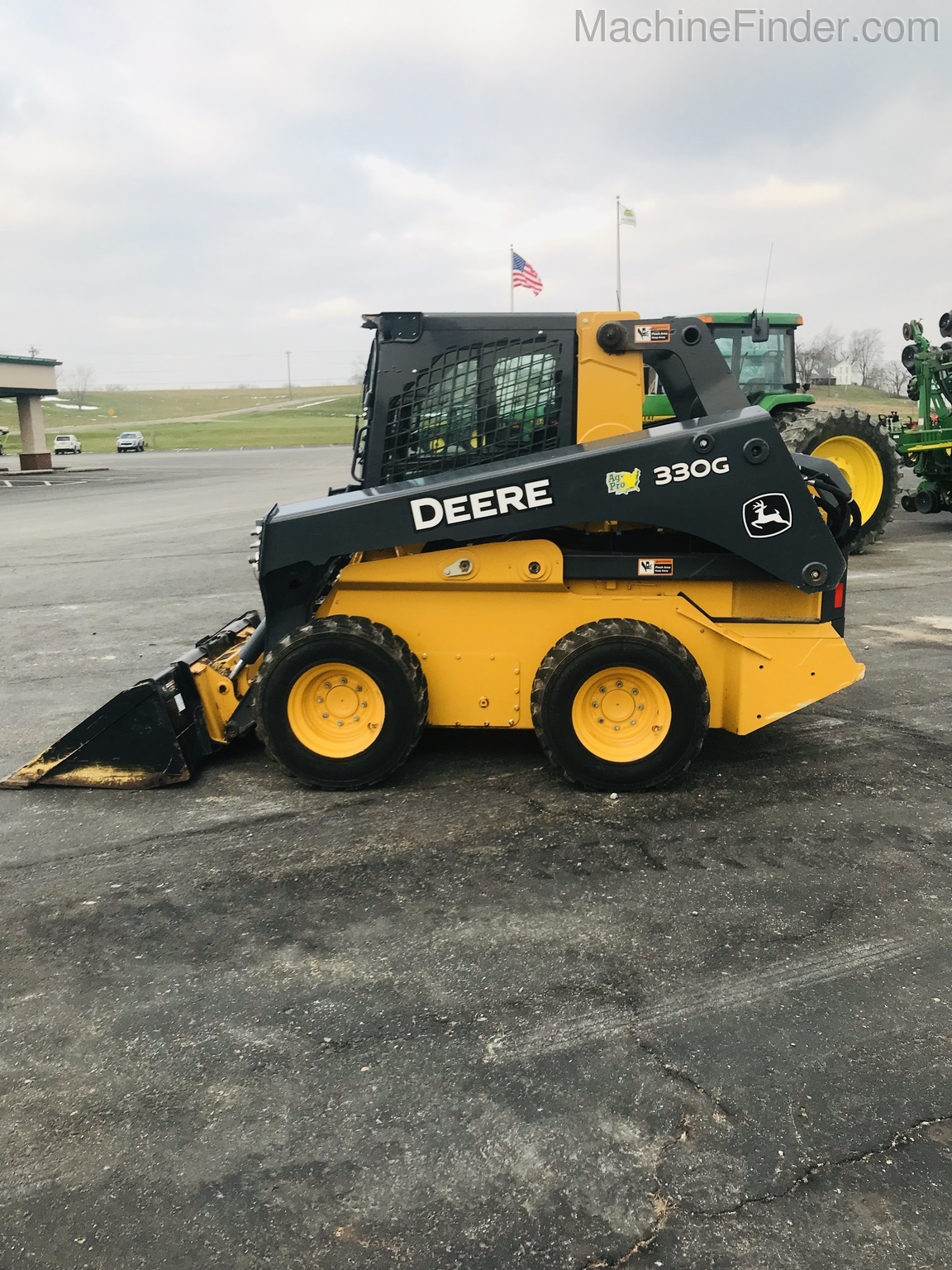 2017 John Deere 330G Image 6