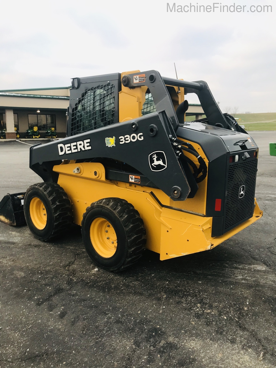 2017 John Deere 330G Image 4