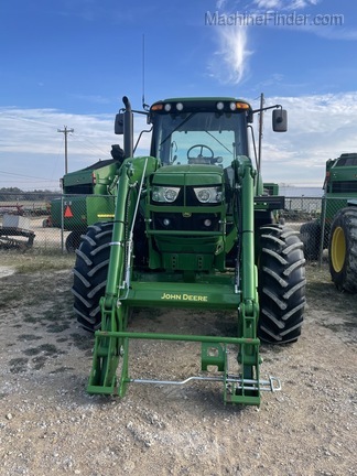 2017 John Deere 6120M Image 2