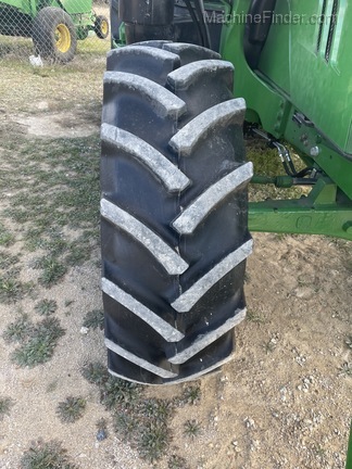 2017 John Deere 6120M Image 4