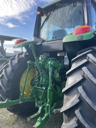 2017 John Deere 6120M Image 6