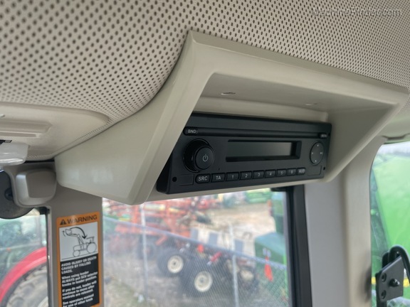 2017 John Deere 6120M Image 11