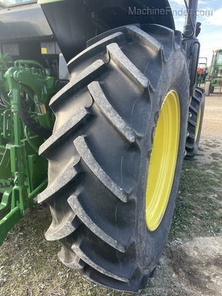 2017 John Deere 6120M Image 5