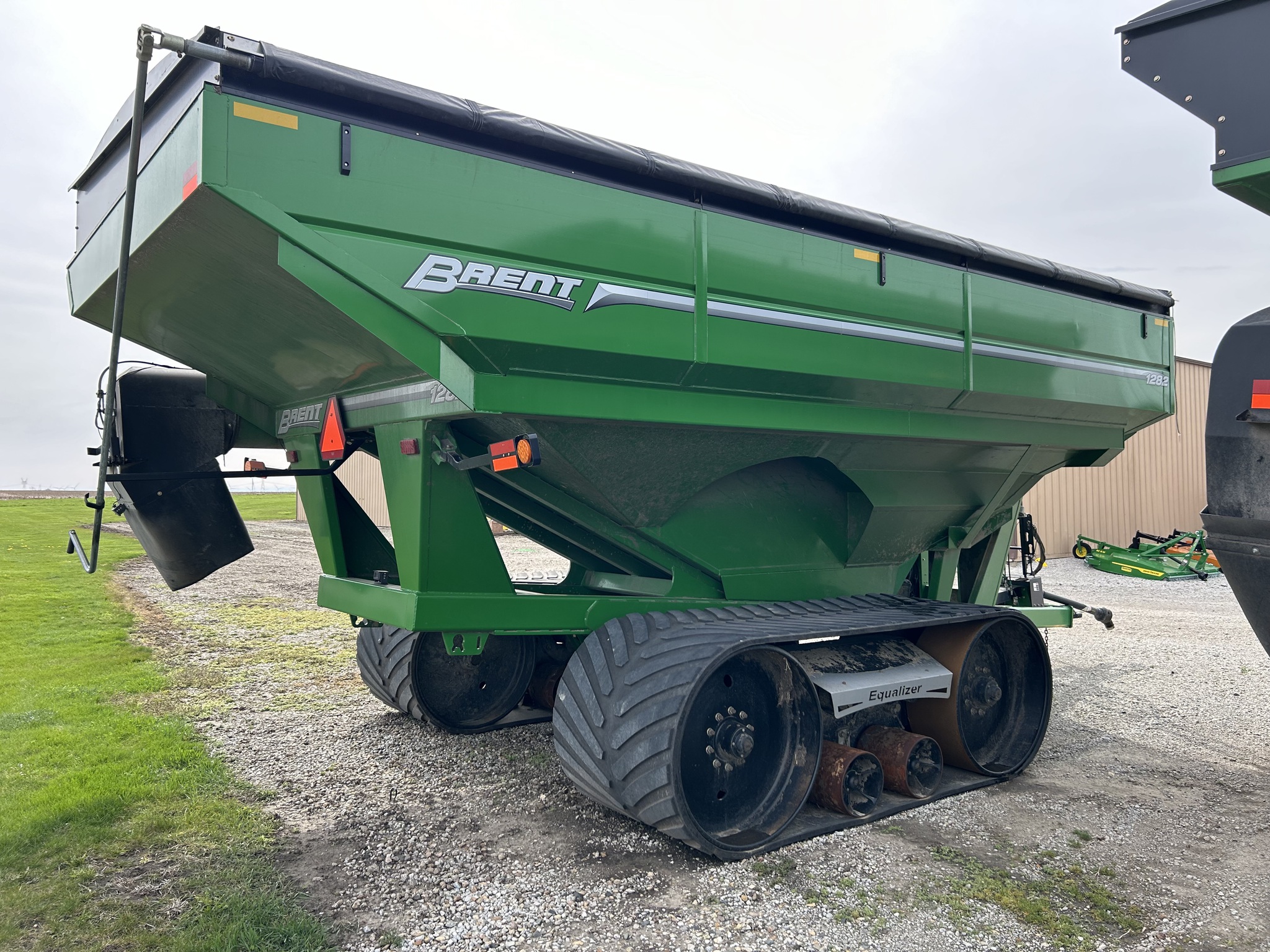  2016 Brent 1282 at Heritage Tractor in Lexington, IL