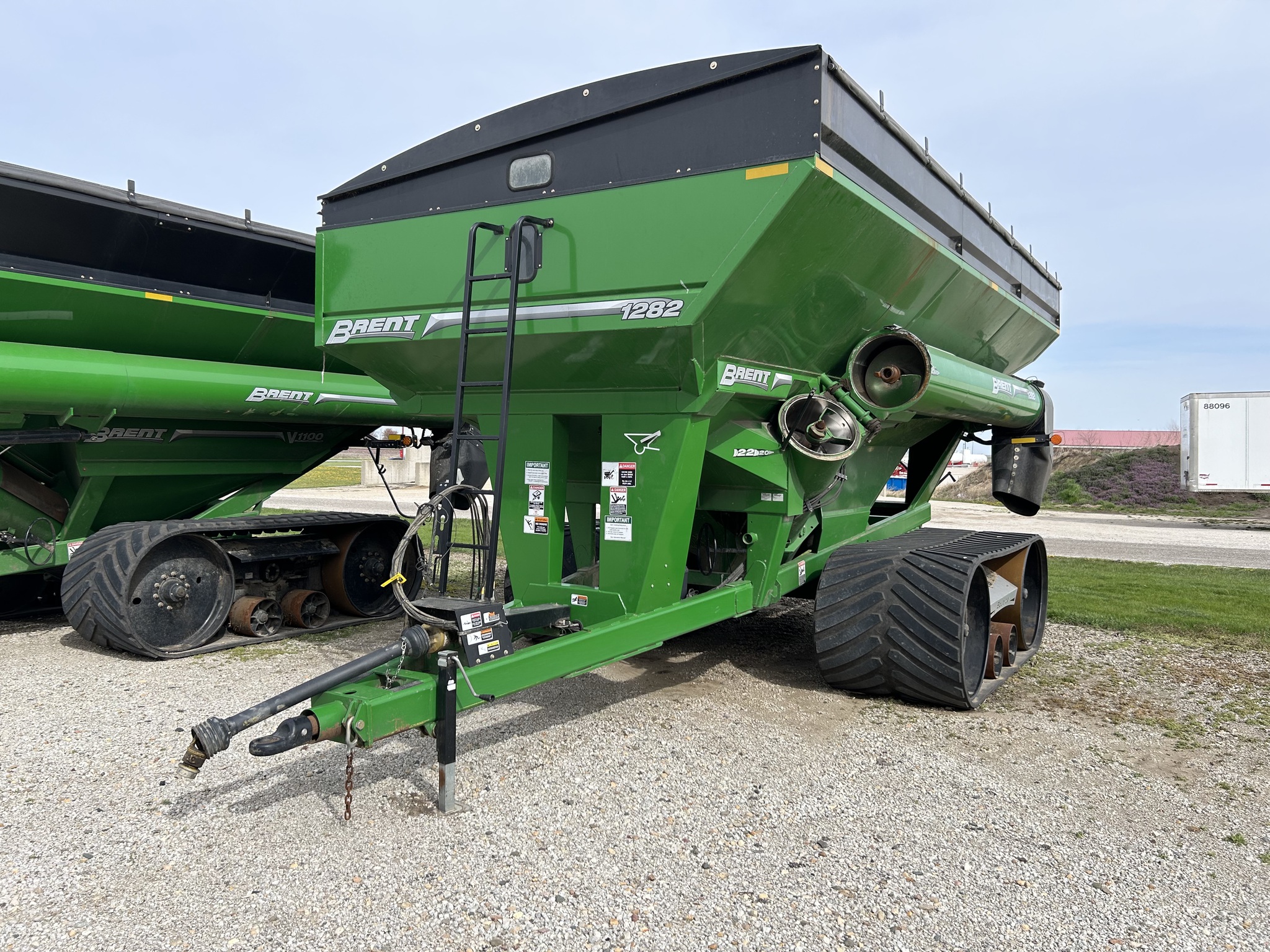  2016 Brent 1282 at Heritage Tractor in Lexington, IL