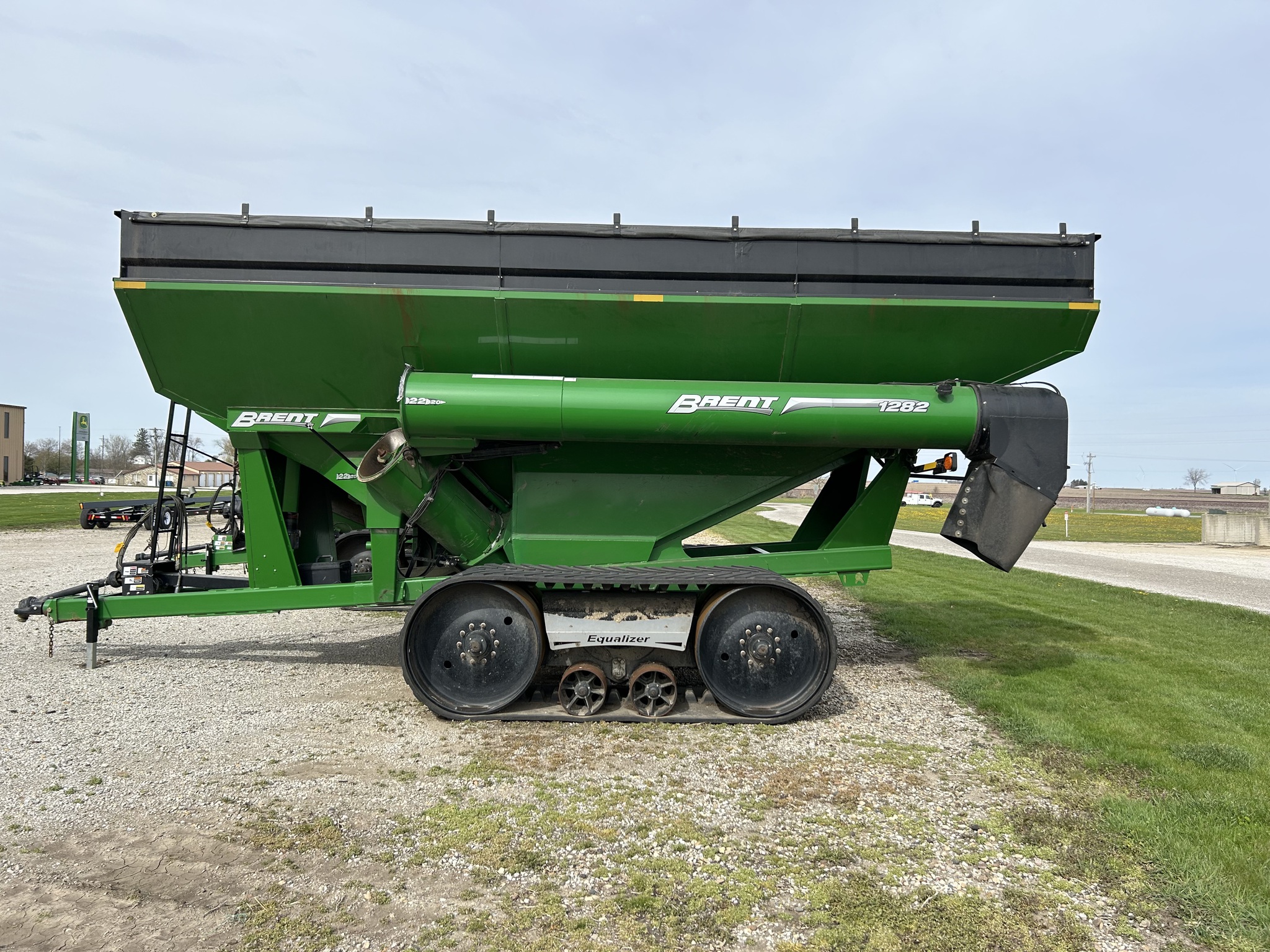  2016 Brent 1282 at Heritage Tractor in Lexington, IL